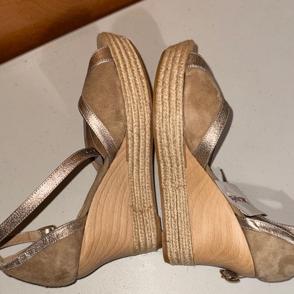 Kanna Metallic Gold and Tan Espadrille Wedges NEW size 9 - Picture 9 of 12